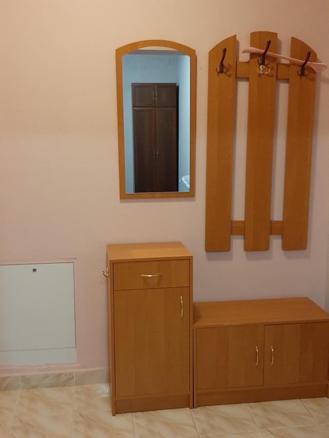 Apartment On Lermontova 35A Mukacheve Bagian luar foto
