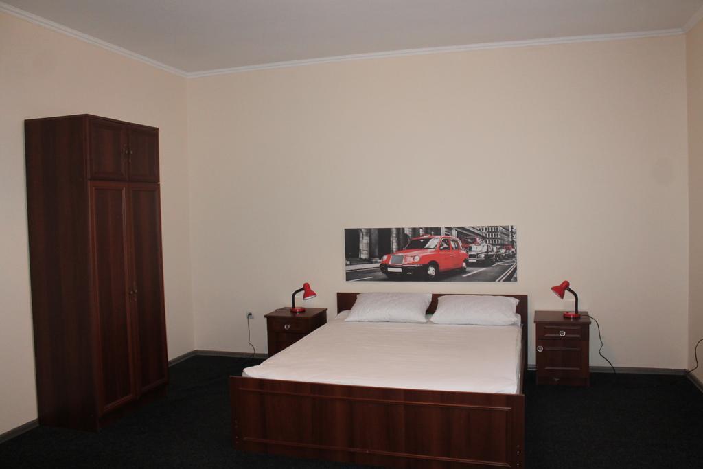 Apartment On Lermontova 35A Mukacheve Bagian luar foto