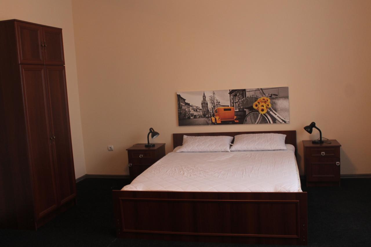 Apartment On Lermontova 35A Mukacheve Bagian luar foto