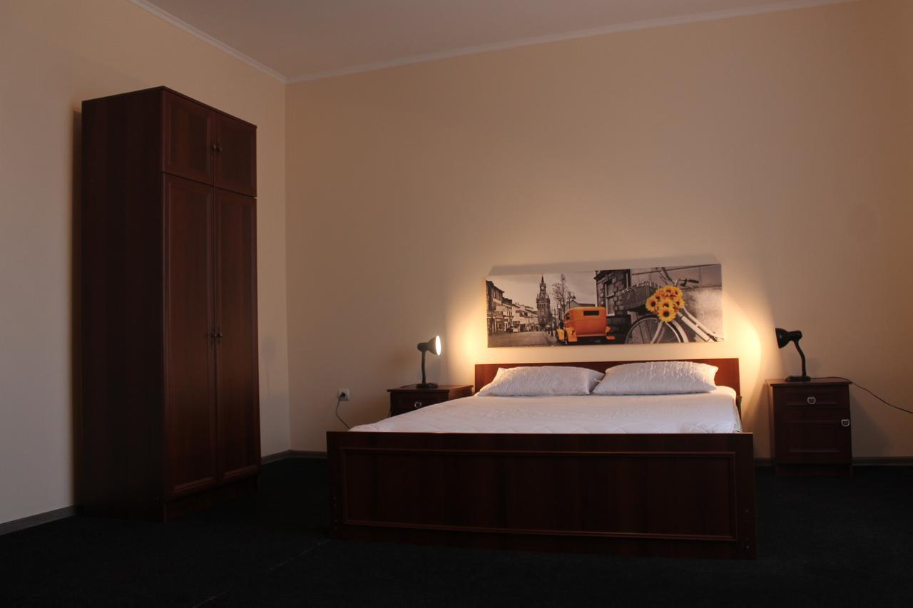 Apartment On Lermontova 35A Mukacheve Bagian luar foto